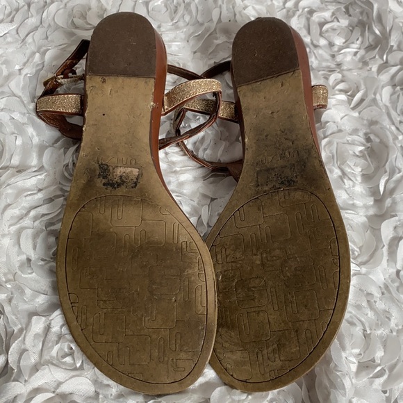 Gold braided sandals size 9 good condition! - Picture 6 of 6